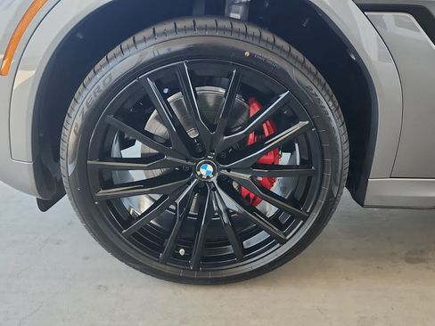 New 2027 BMW X6 xDrive40i w/ Climate Comfort Package AWD/4WD image 7