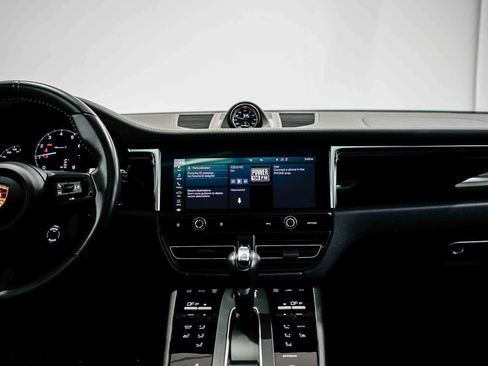 Used 2024 Porsche Macan image 13