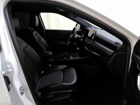 Used 2025 Jeep Compass Latitude w/ Altitude Special Edition image 23