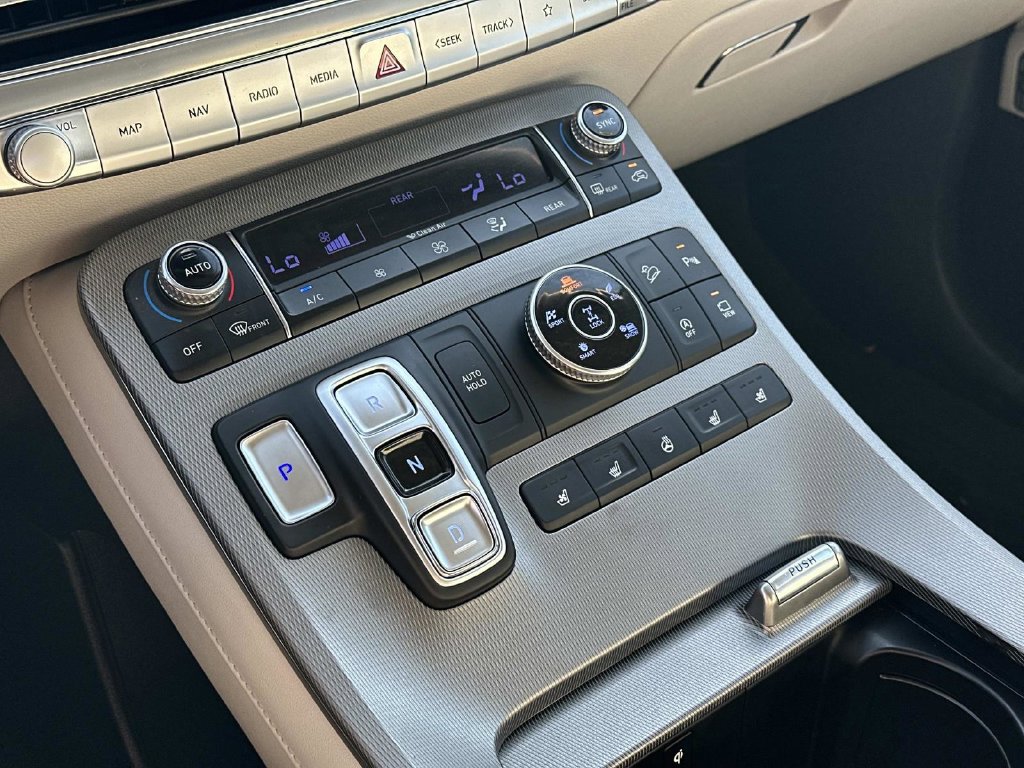 Used 2022 Hyundai Palisade Limited AWD/4WD image 33