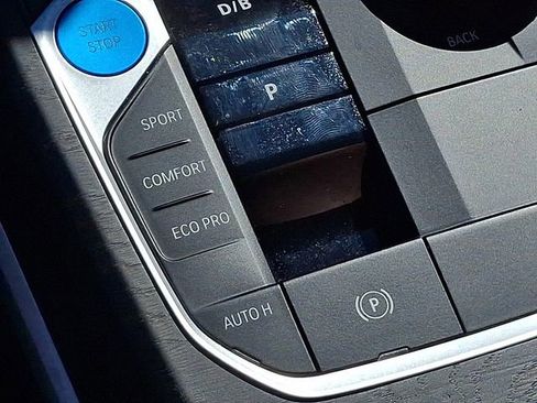 Used 2023 BMW i4 eDrive40 w/ Premium Package image 31