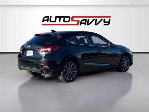 Used 2018 MAZDA MAZDA3 Grand Touring image 7