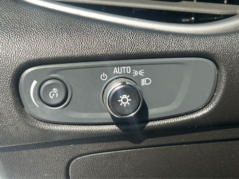 Used 2025 Chevrolet Malibu LT FWD image 16