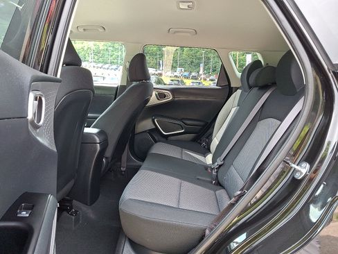 Used 2025 Kia Soul LX FWD image 10