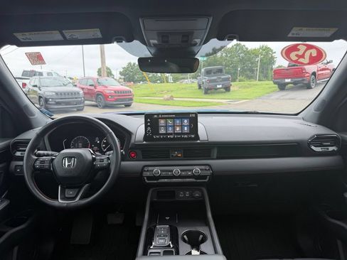 Used 2025 Honda Pilot TrailSport image 42