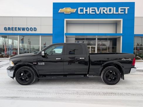 Used 2018 RAM 1500 SLT image 2