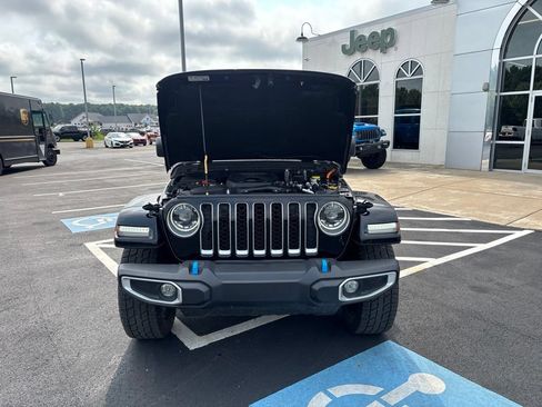 Used 2023 Jeep Wrangler Unlimited Sahara w/ Cold Weather Group AWD/4WD image 26