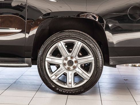 Used 2016 Cadillac Escalade ESV Premium image 8