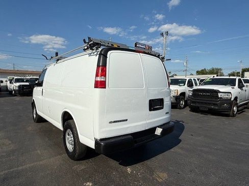 Used 2018 Chevrolet Express 2500 w/ Driver Convenience Package image 8