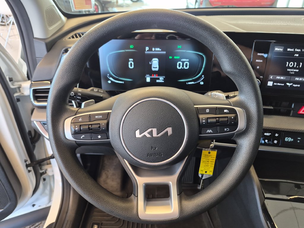 Used 2023 Kia Sportage LX AWD/4WD image 18