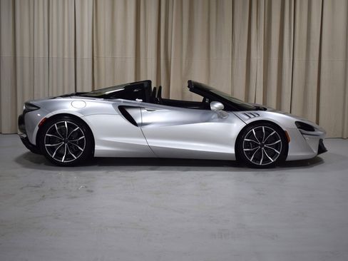 New 2025 McLaren Artura Spider image 14