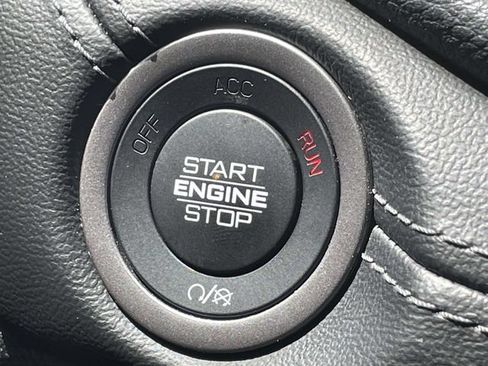 Used 2024 Dodge Durango SXT w/ SXT Blacktop Group RWD image 28