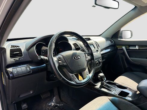 Used 2015 Kia Sorento LX FWD image 4