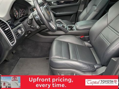 Used 2021 Porsche Cayenne E-Hybrid w/ Premium Plus Package AWD/4WD image 9