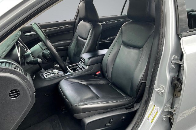 Used 2021 Chrysler 300 Touring L RWD image 21