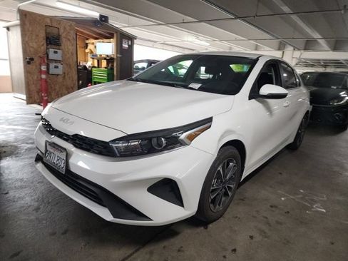 Certified 2024 Kia Forte LXS w/ LXS Technology Package FWD image 5