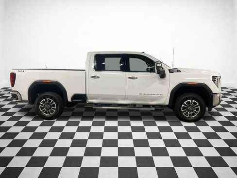 Certified 2025 GMC Sierra 2500 SLT w/ SLT Premium Package AWD/4WD image 2