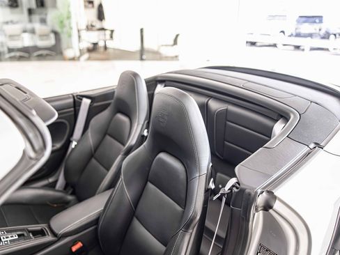 Used 2017 Porsche 911 Turbo S image 18