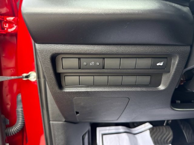 Used 2025 Mitsubishi Outlander AWD image 28