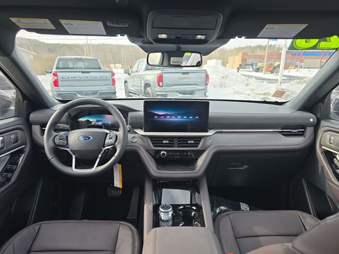 New 2026 Ford Explorer Platinum image 15
