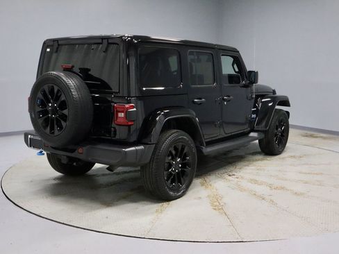 Used 2023 Jeep Wrangler Unlimited Sahara w/ Cold Weather Group image 11