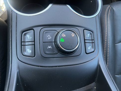 Used 2020 GMC Terrain SLT w/ Elevation Edition AWD/4WD image 18