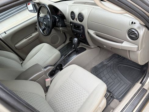 Used 2007 Jeep Liberty Sport AWD/4WD image 18