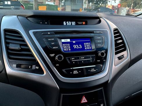 Used 2016 Hyundai Elantra SE image 14