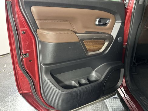 Certified 2021 Nissan Titan Platinum Reserve w/ Moonroof Package image 34