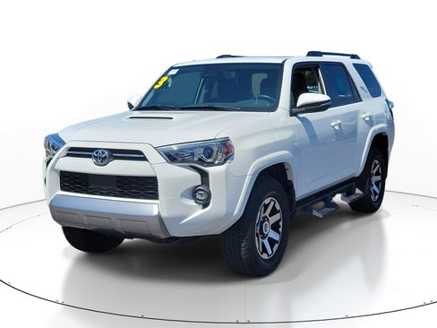 Used 2023 Toyota 4Runner TRD Off-Road Premium w/ Moonroof Package AWD/4WD image 3