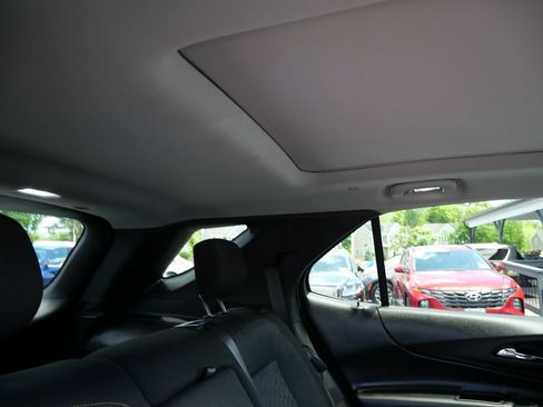 Used 2018 Chevrolet Equinox LT w/ Sun & Infotainment Package AWD/4WD image 25