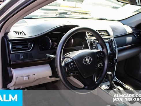 Used 2016 Toyota Camry LE FWD image 16