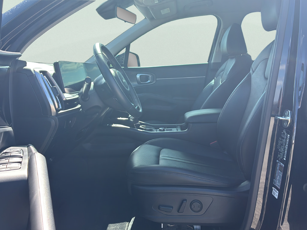 Used 2025 Kia Sorento S FWD image 22