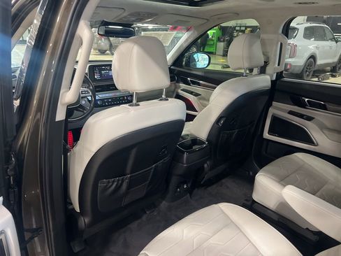 Used 2021 Kia Telluride SX w/ SX Prestige Package image 10