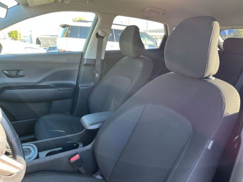 Used 2025 Hyundai Kona SEL image 36
