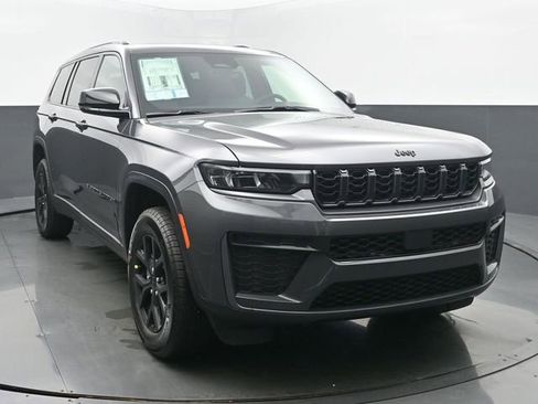 New 2026 Jeep Grand Cherokee L 4WD image 8