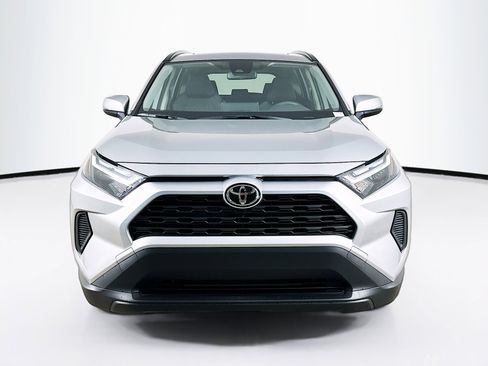 Used 2025 Toyota RAV4 XLE w/ Convenience Package FWD image 2