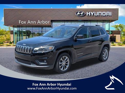 Used 2019 Jeep Cherokee Latitude Plus FWD image 1