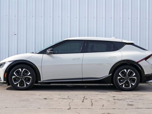 Used 2022 Kia EV6 Wind image 8