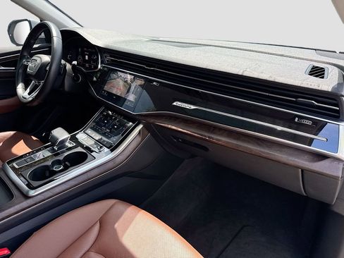 Used 2020 Audi Q8 Premium Plus AWD/4WD image 32