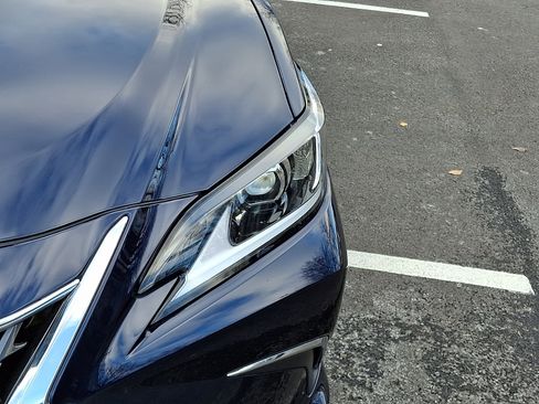 Certified 2023 Lexus ES 350 w/ Premium Package image 9