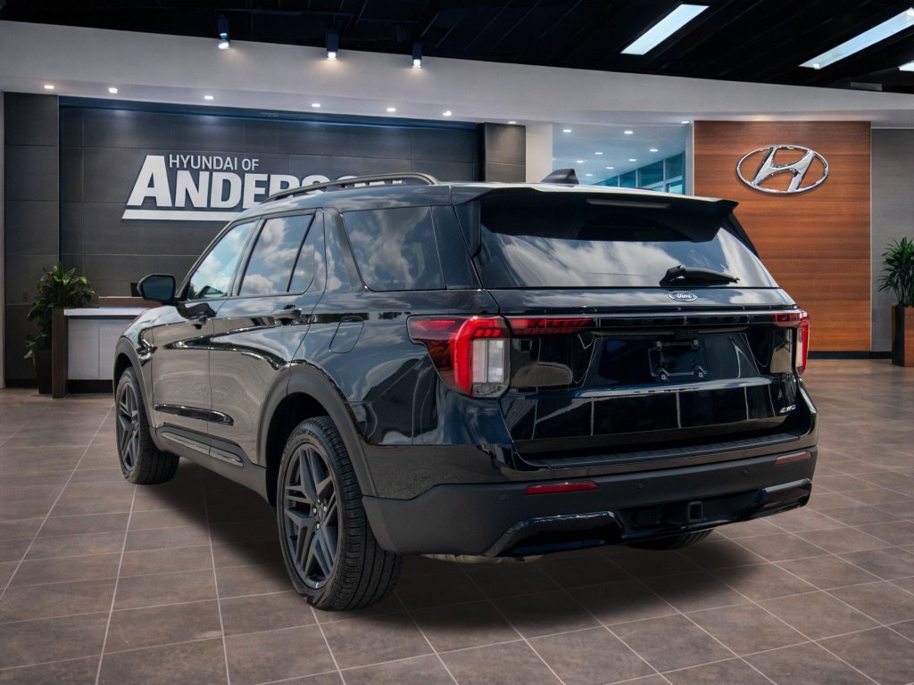 Used 2025 Ford Explorer ST-Line w/ ST-Line Street Pack AWD/4WD image 12