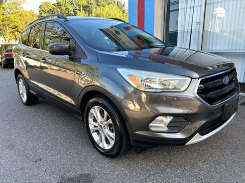 Used 2018 Ford Escape SE image 16