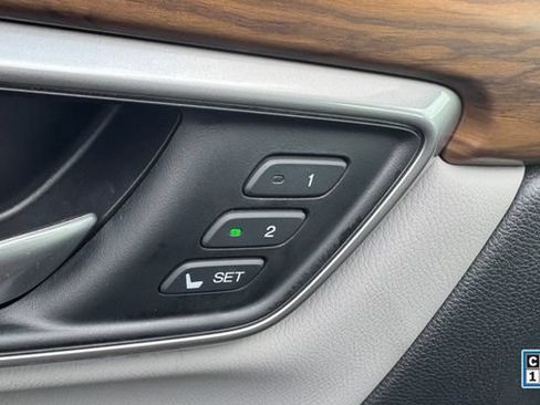 Used 2020 Honda CR-V Touring image 17