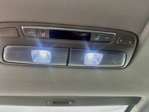 Used 2025 Kia Telluride S FWD image 28