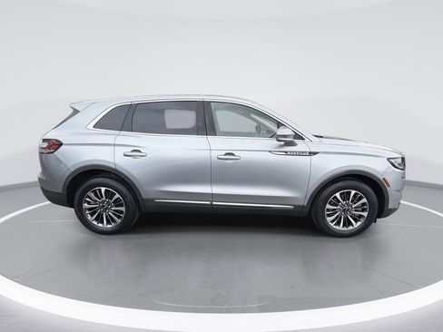 Used 2023 Lincoln Nautilus Reserve image 3