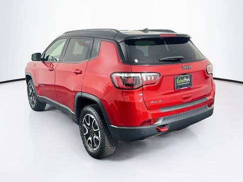 Used 2025 Jeep Compass Trailhawk AWD/4WD image 5
