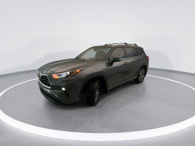 Used 2025 Toyota Highlander XLE AWD/4WD image 4