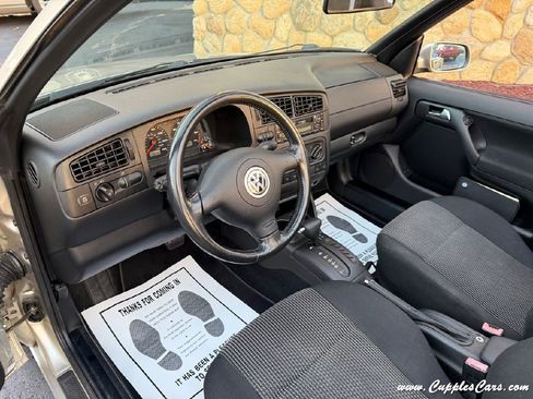 Used 2001 Volkswagen Cabrio GLS image 5