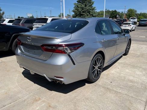 Used 2022 Toyota Camry SE FWD image 6